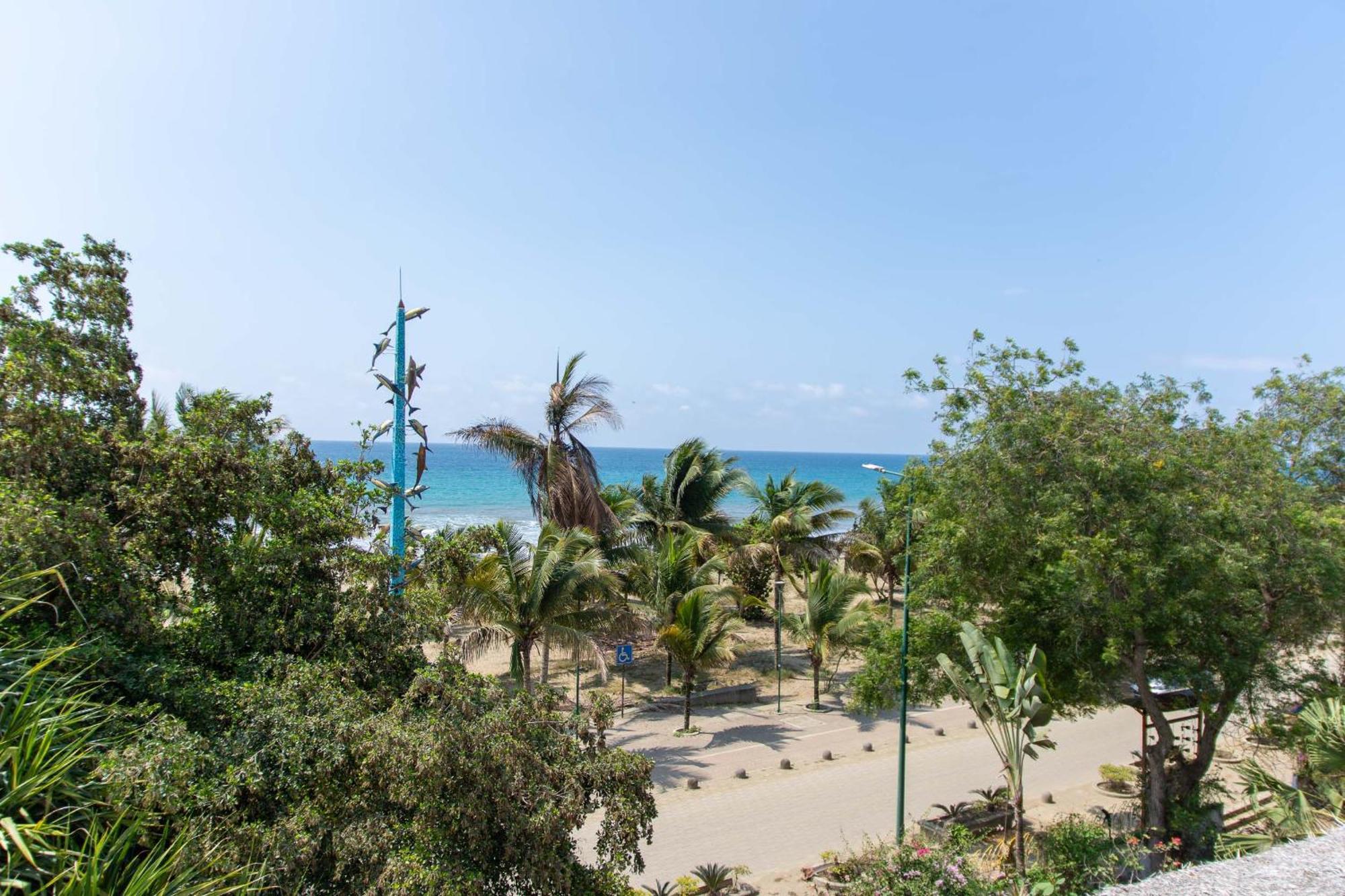Hosteria Mandala Puerto Lopez Bagian luar foto