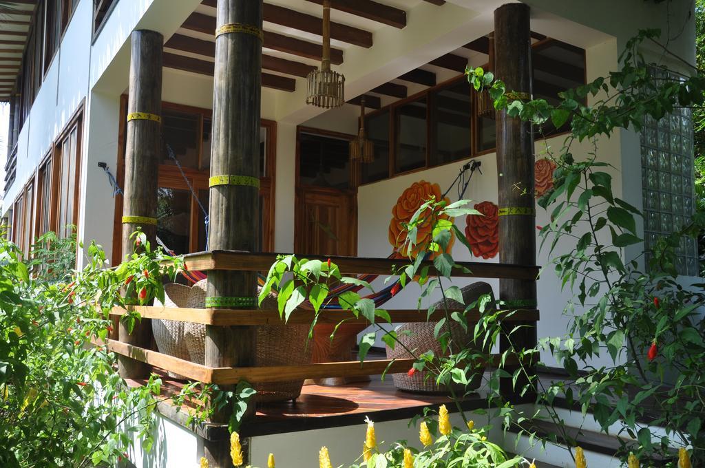 Hosteria Mandala Puerto Lopez Bagian luar foto